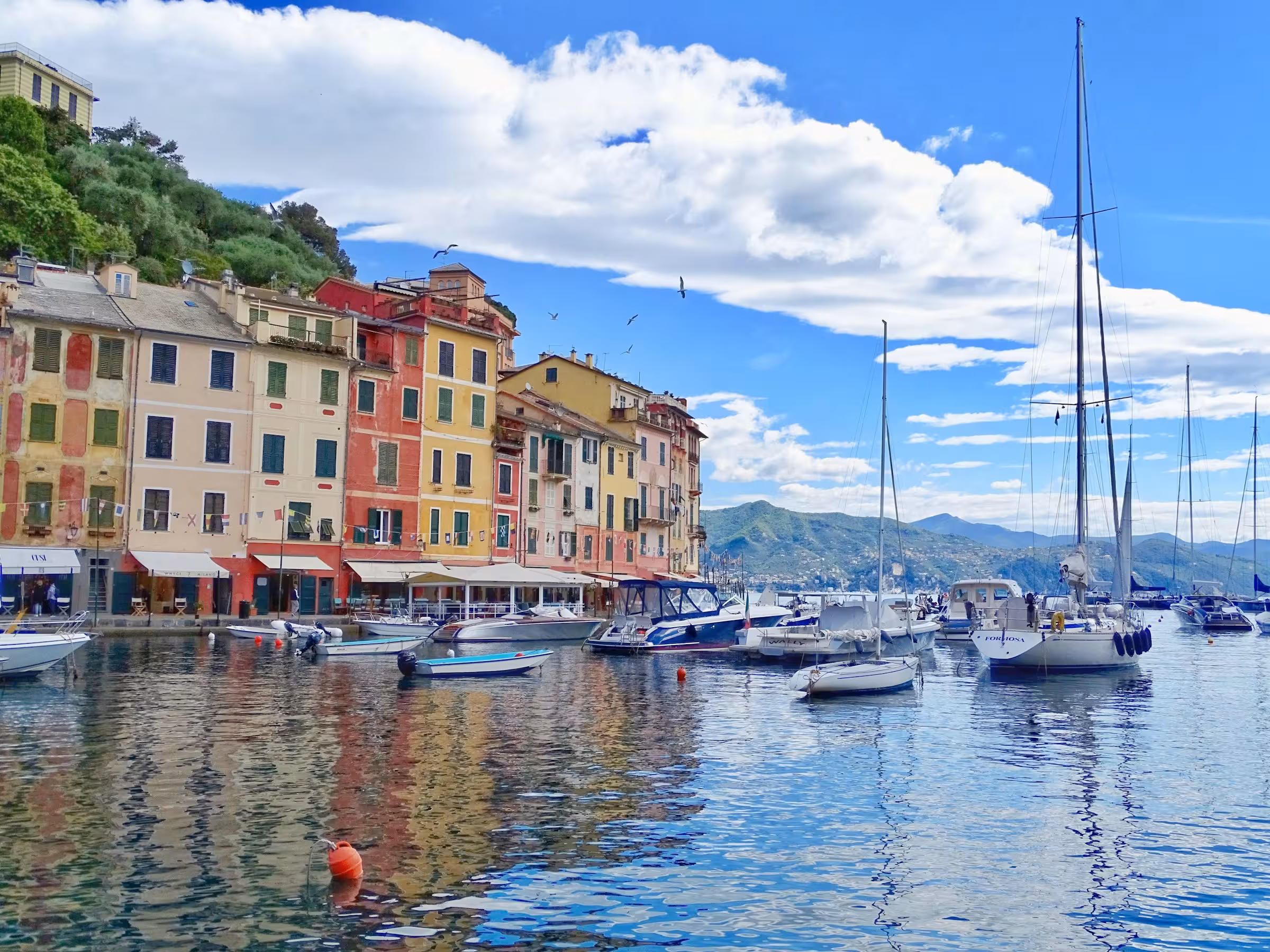 Activités et expériences à ne pas manquer en Ligurie : excursions dans les Cinque Terre, plongée avec tuba dans des réserves marines, visites de villages historiques et promenades sur le chemin de l'amour.