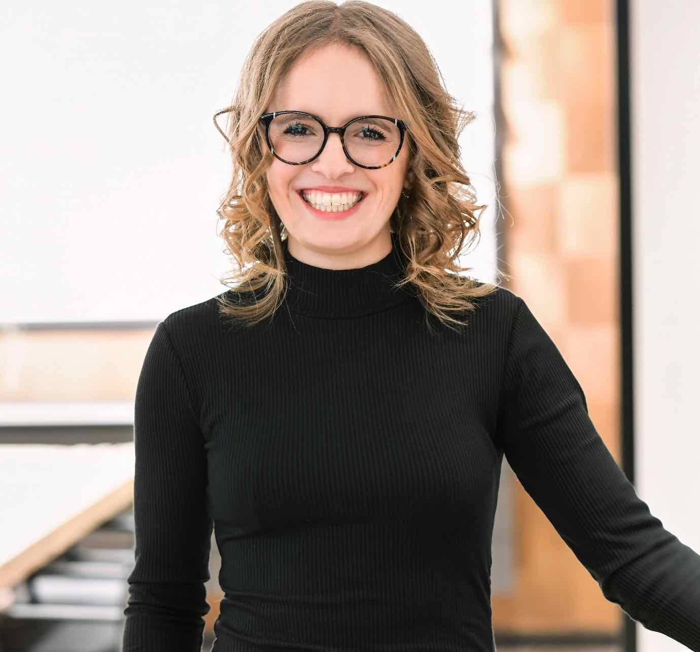 Augenoptikermeisterin Julia Schleef