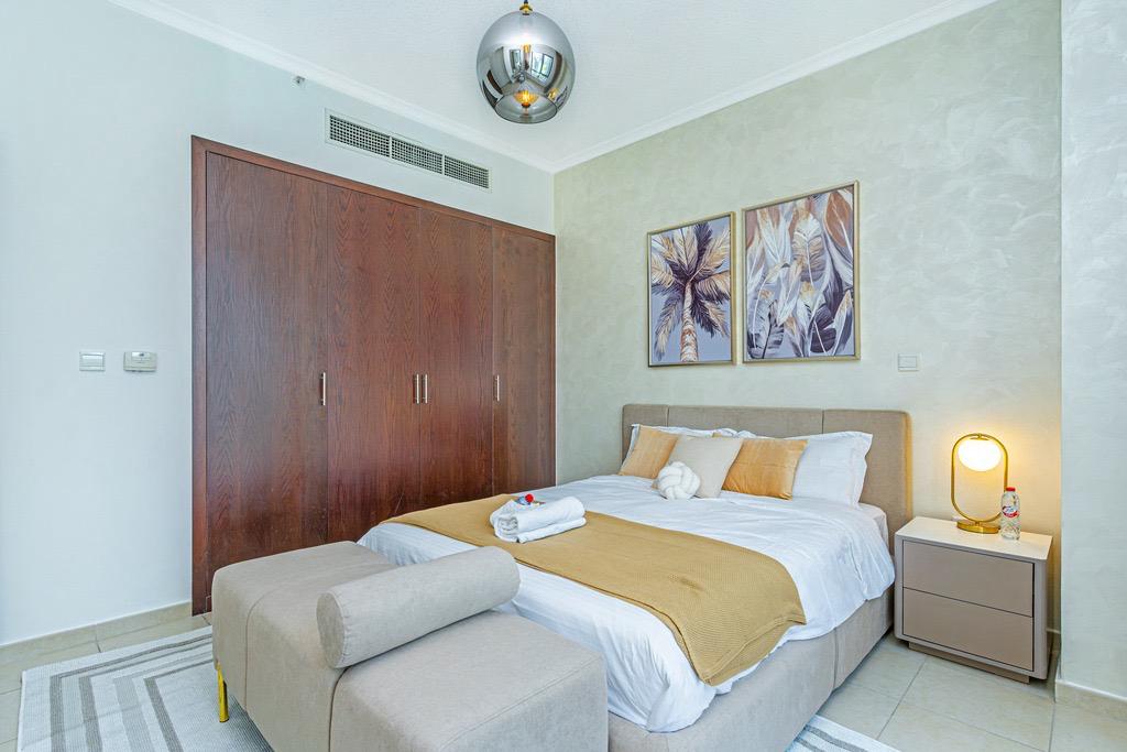 Luxury 24th Floor Stay | Burj Khalifa View + Pool & Gym