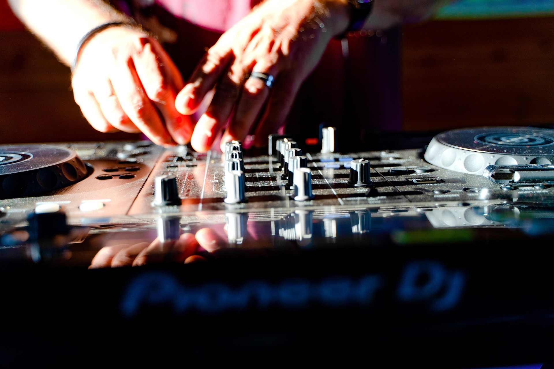 DJ Nights - Bar Conte - Negroni Month