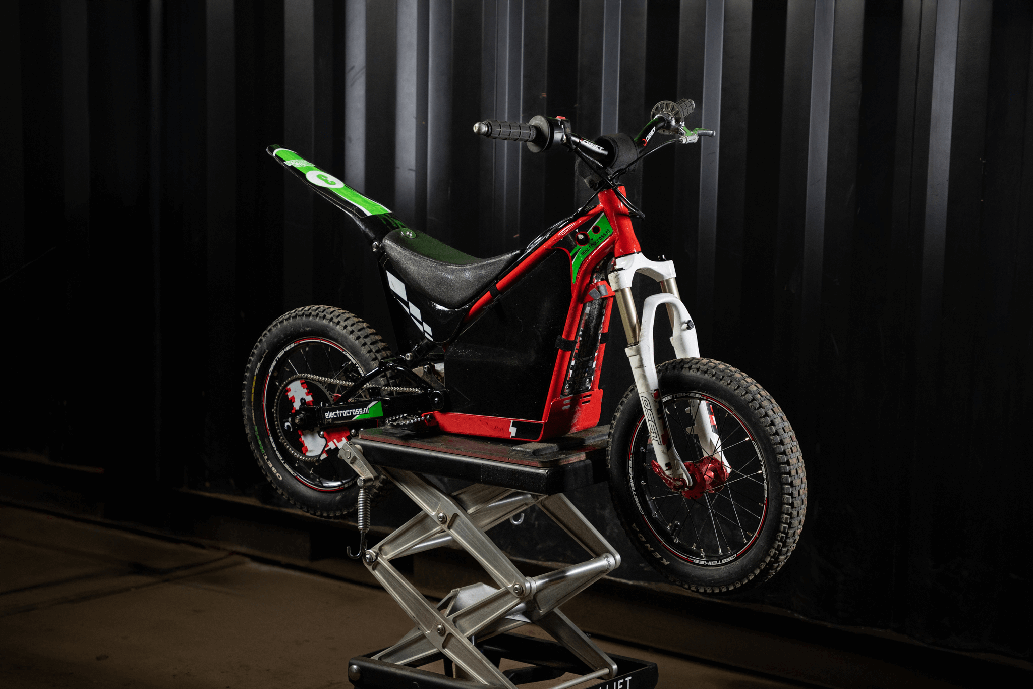 Motor voor kinderen, Oset 16 inch