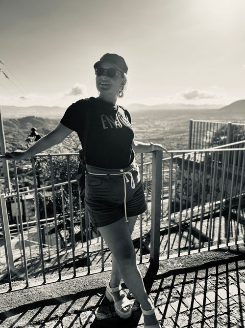 Консультация с Анастасией Ди Каприо по покупке недвижимости в Италии