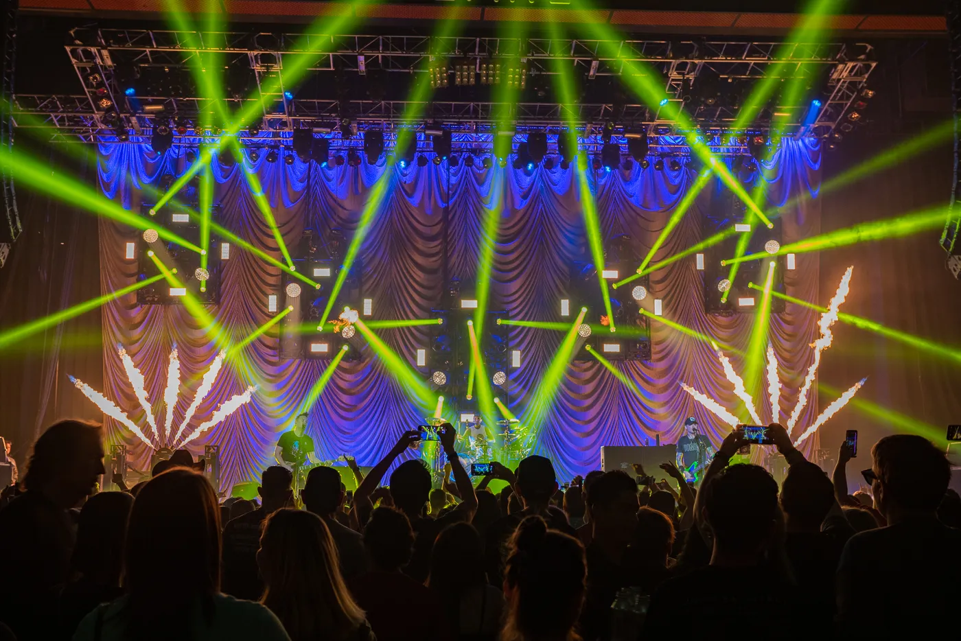 Blink 182 Performing in Las Vegas on the Kings of The Weekend residency