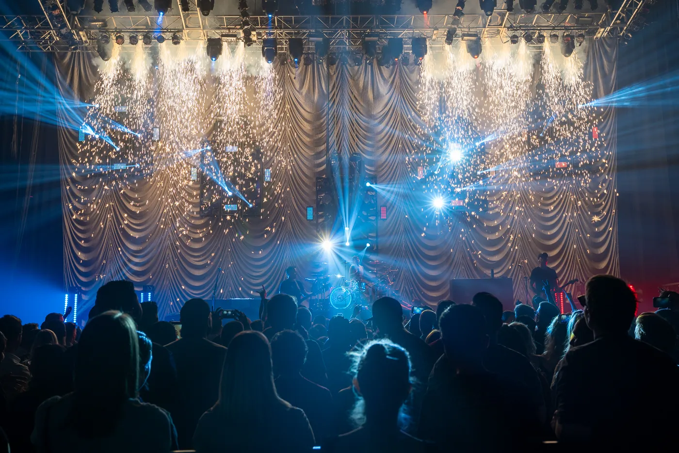 Blink 182 Performing in Las Vegas on the Kings of The Weekend residency