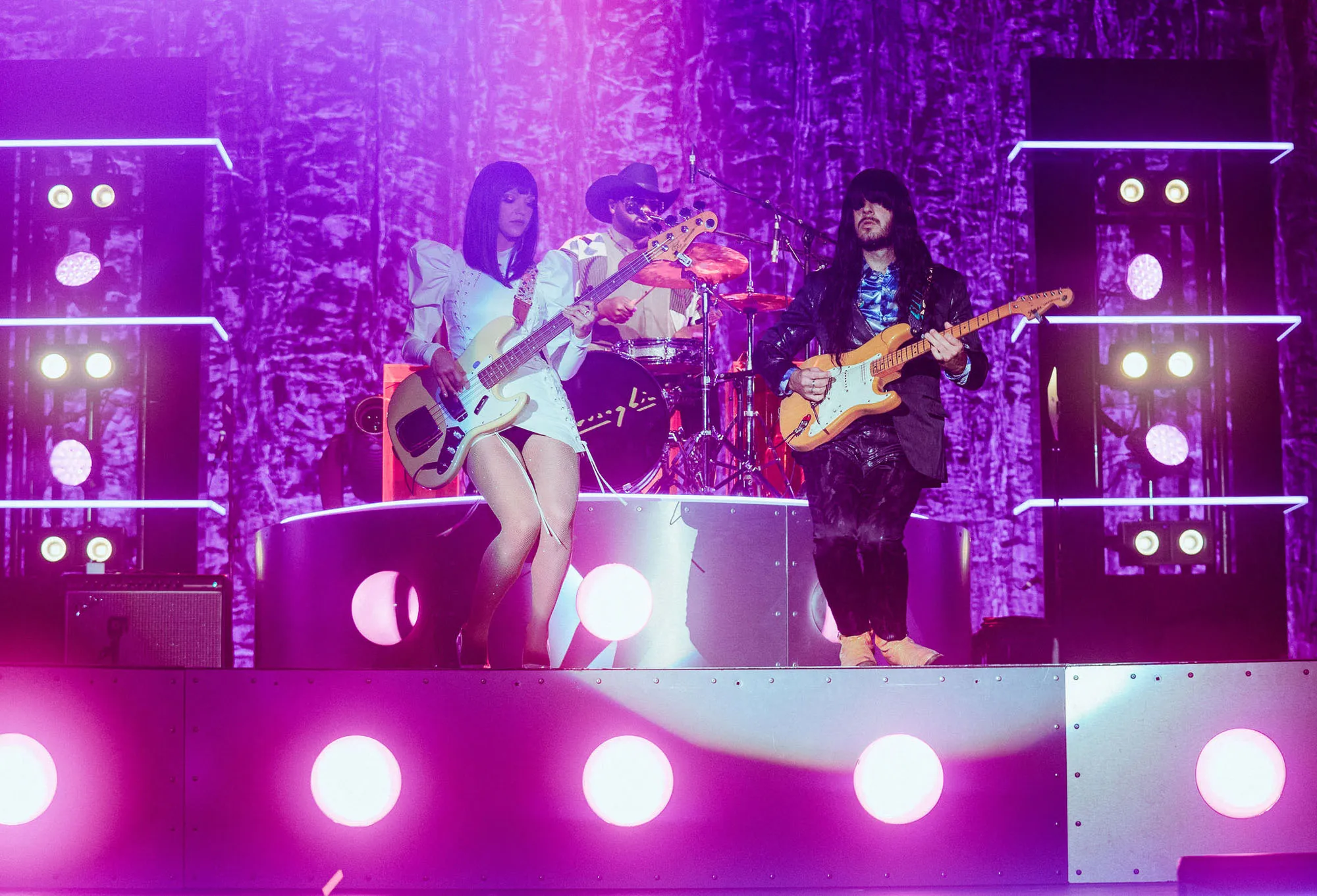 Khruangbin - Space Walk World Tour