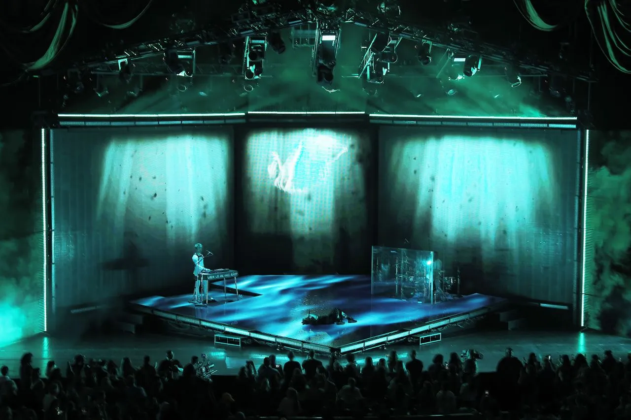 Billie Eilish - When we all fall asleep, where do we go? Live