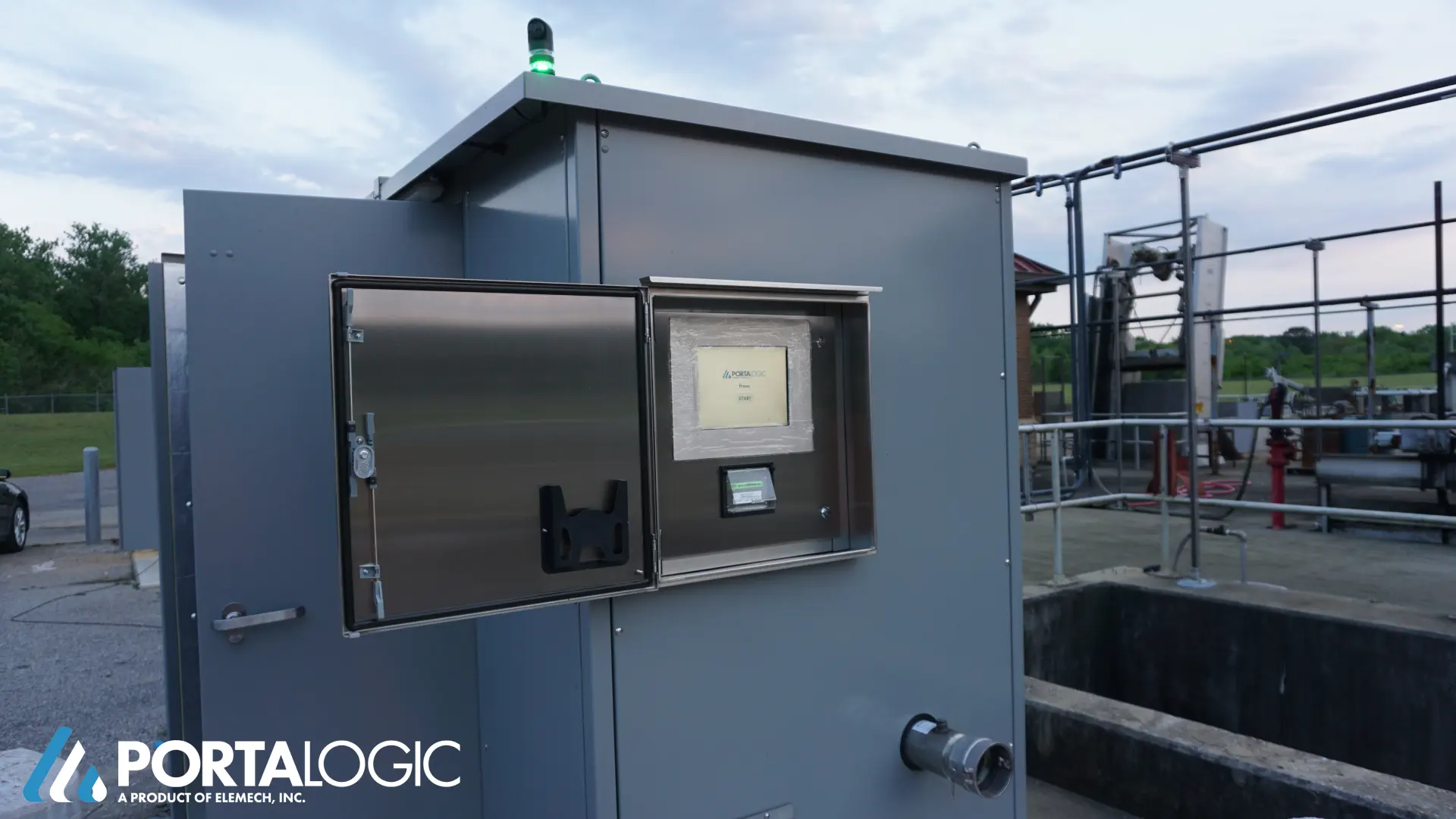 DS-82 Touchscreen Display Access Panel