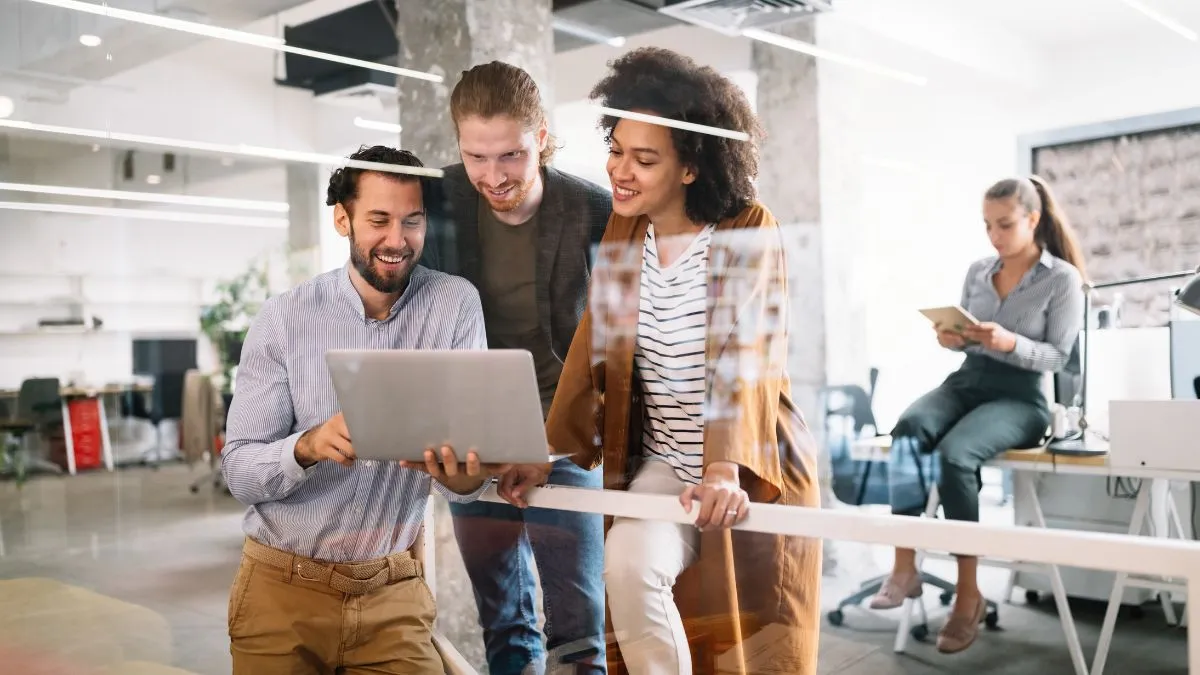 Top 10 Ways To Use Artificial Intelligence To Grow A Fintech Company (With Examples)