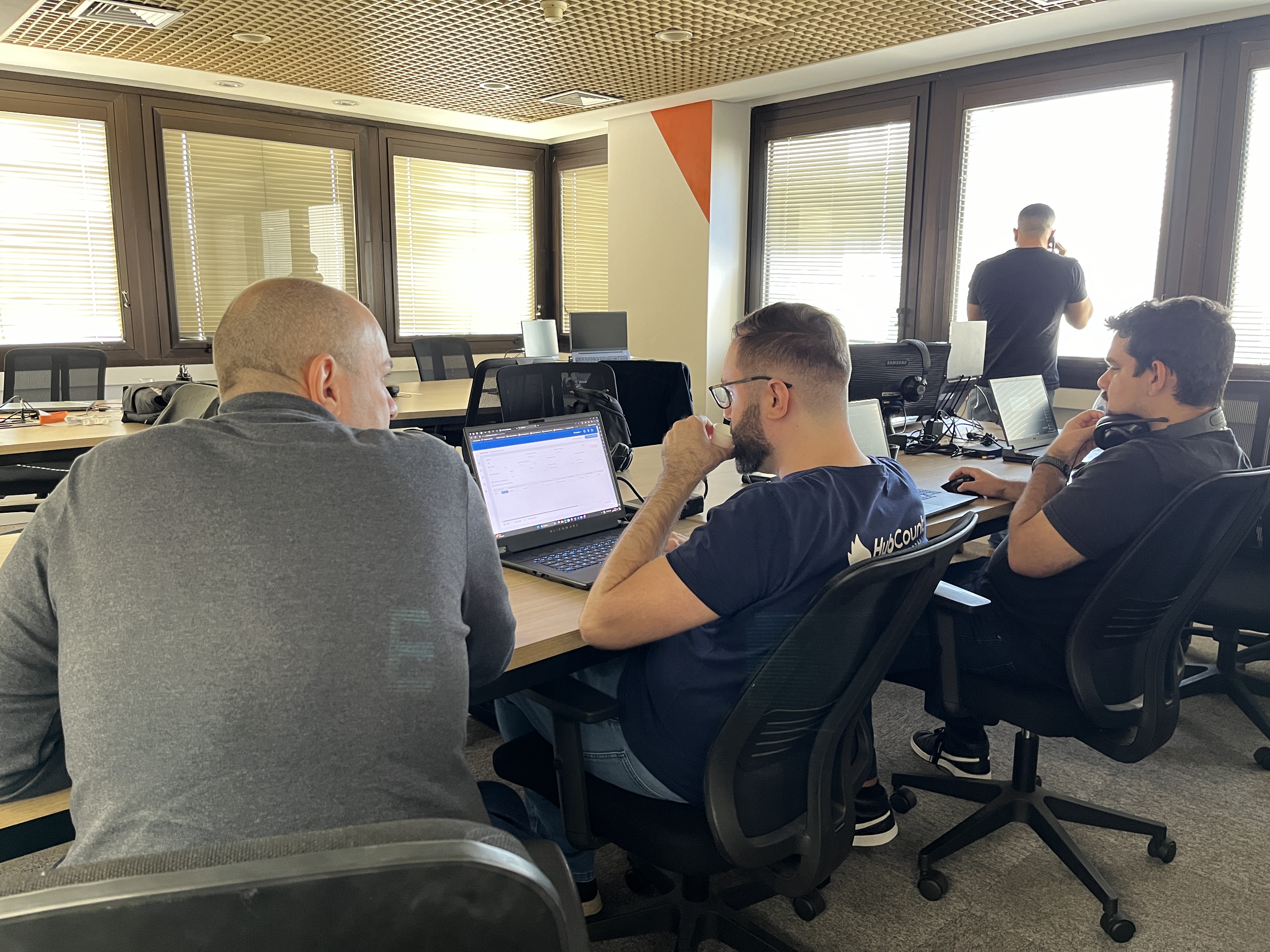 [interface] image of a computer showcasing educational software (for a edtech)