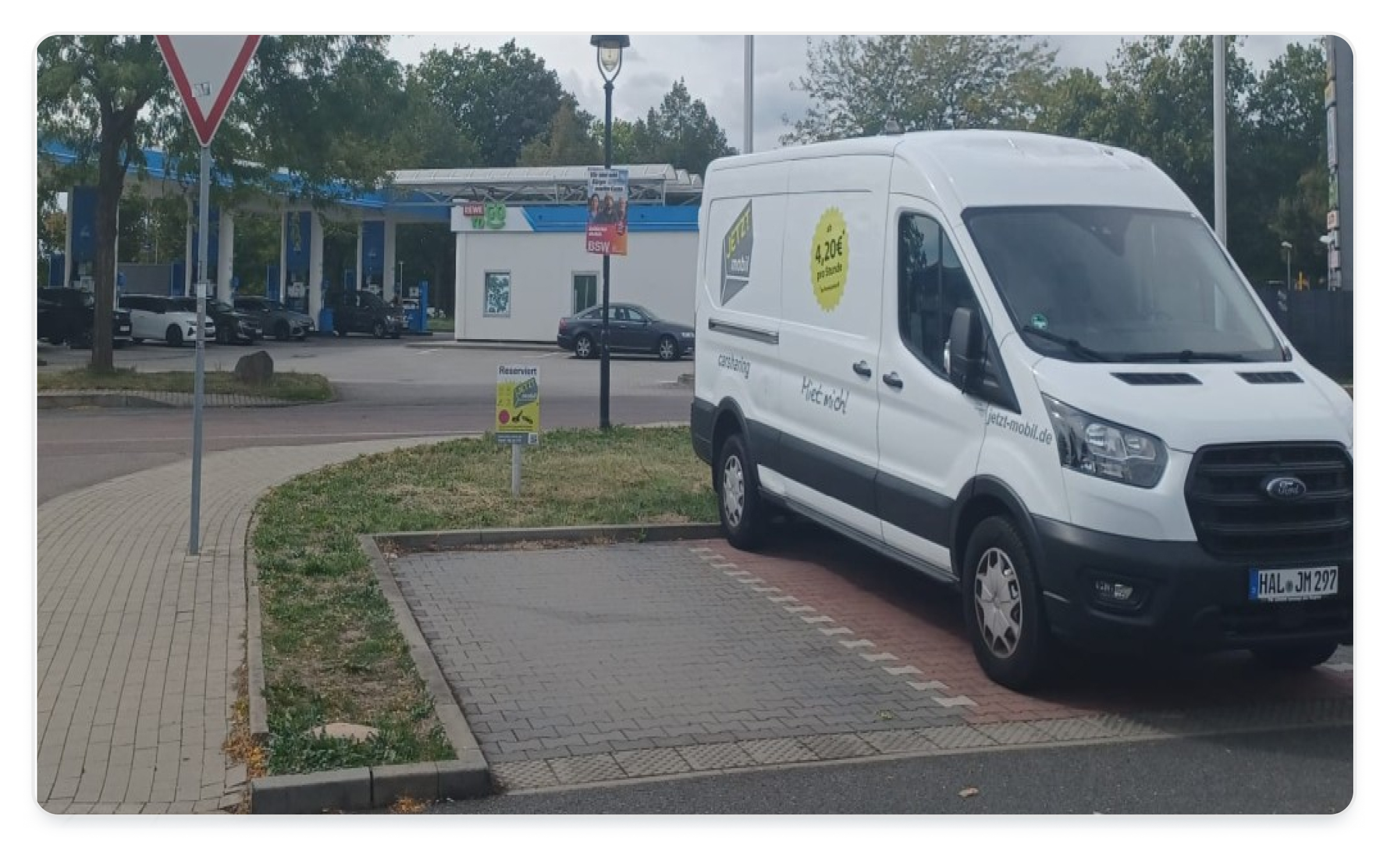 JETZT mobil also offers shared transporters in Halle an der Saale which is shown on this picture
