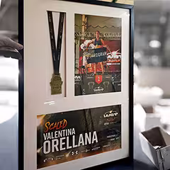 enmarcado de medallas y fotos con paspartú