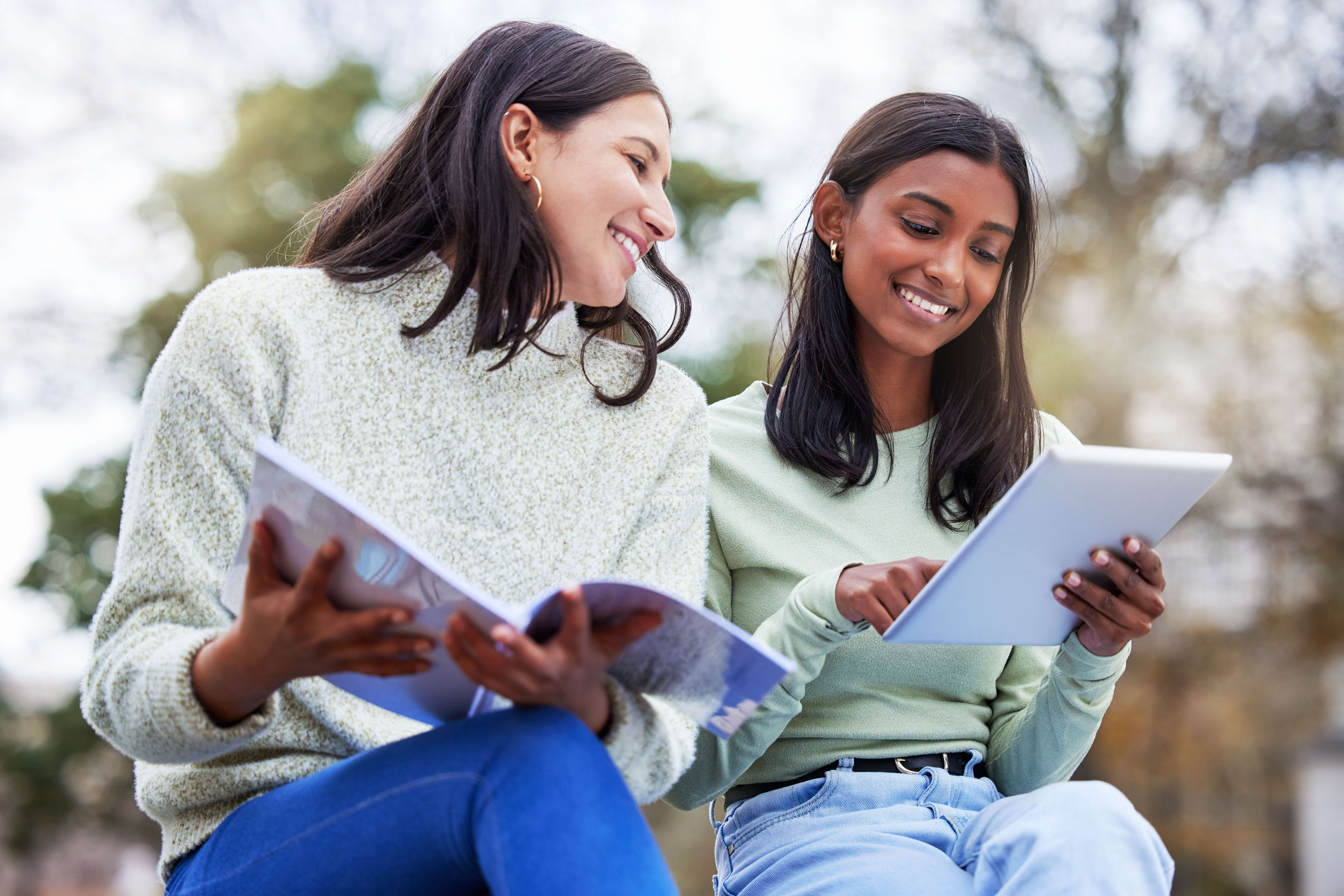 girls reading stock image