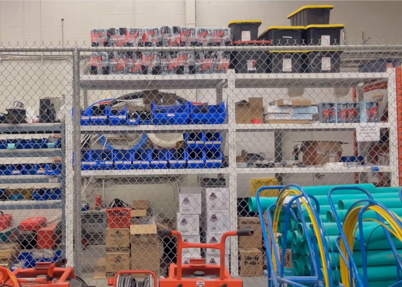picture of garage with lots of tools