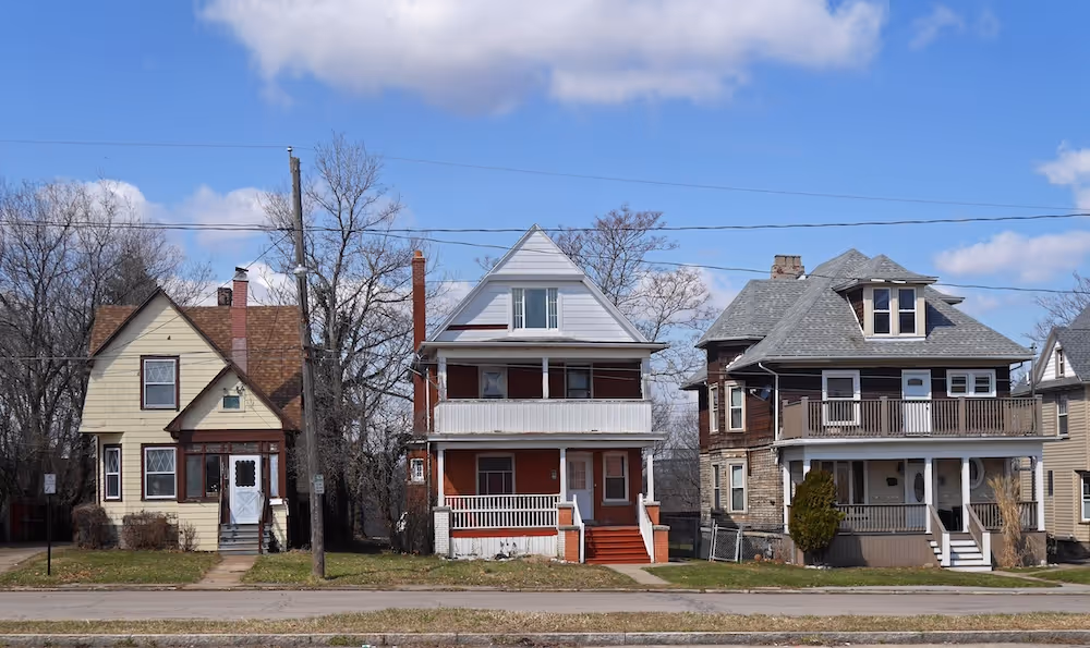 picture of 3 houses