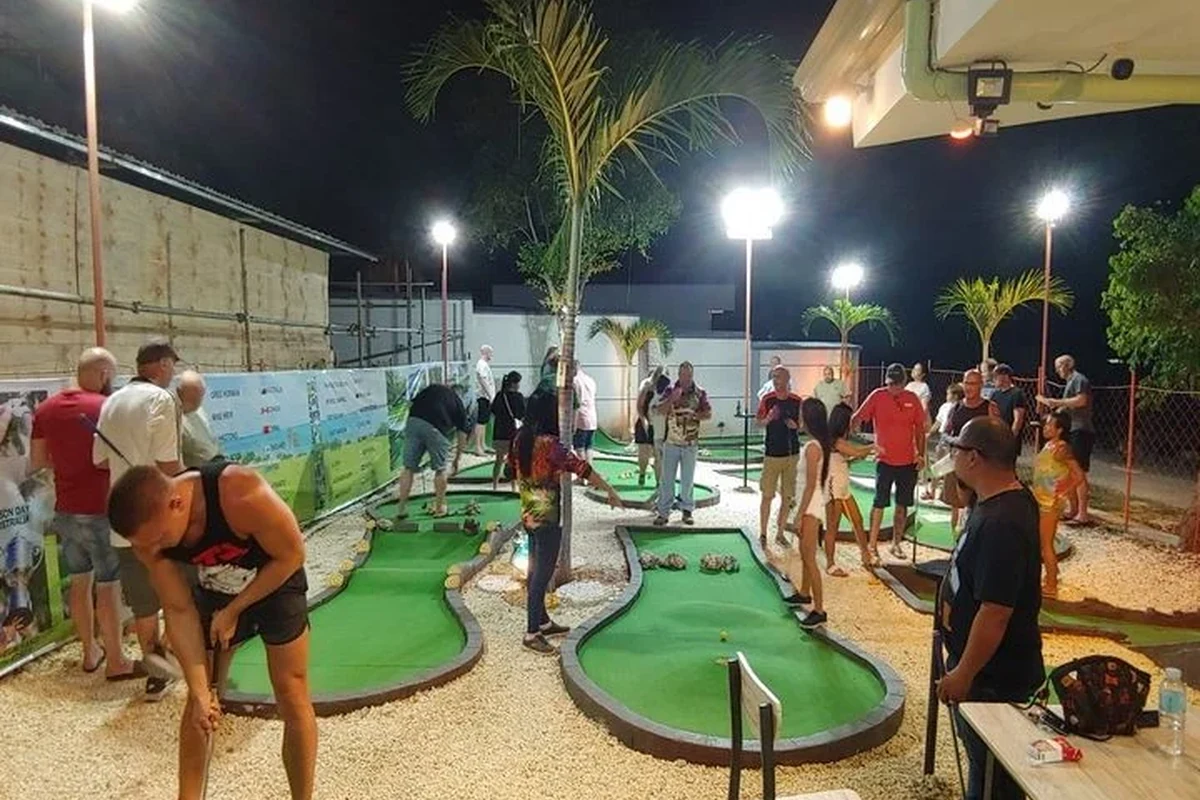 Putt Putt Mini Golf in Panglao, Bohol