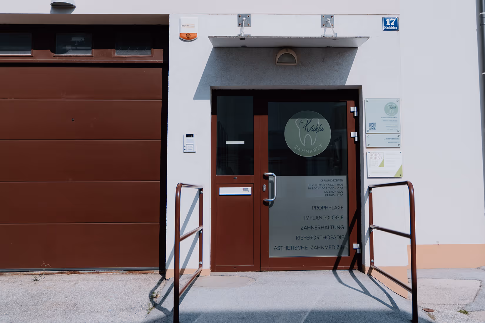 Eingang Zahnarzt Dr. Edmund Benjamin Kukla