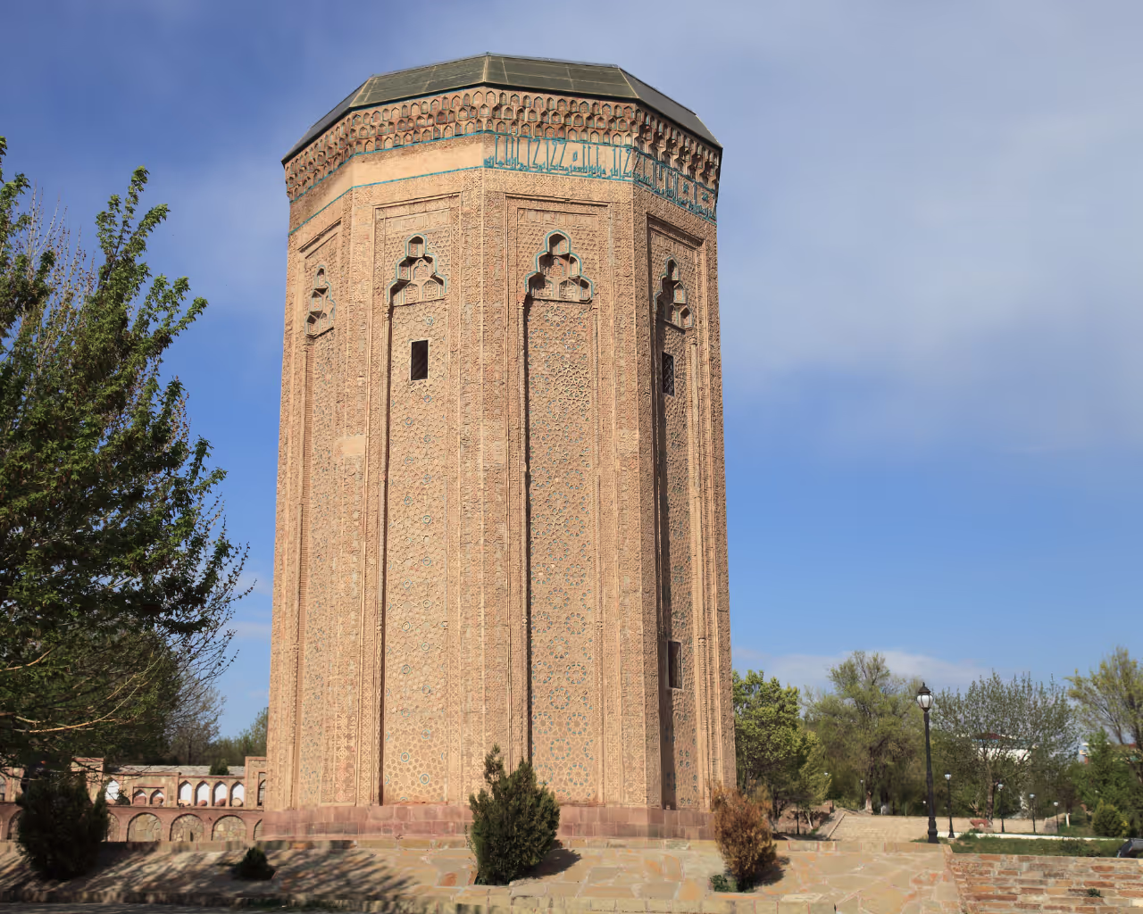 Another angle of the Mömine Hatun Mausoleum in Nakhchivan, Azerbaijan, showcasing its elegant Islamic architecture.