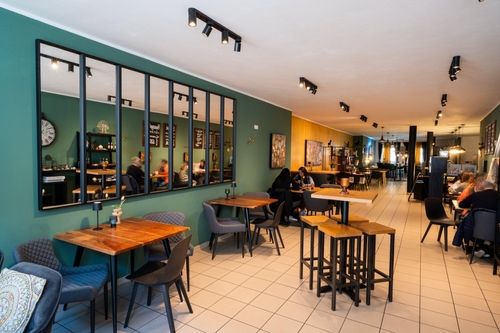 image of guests enjoying events (for a chinese restaurant)