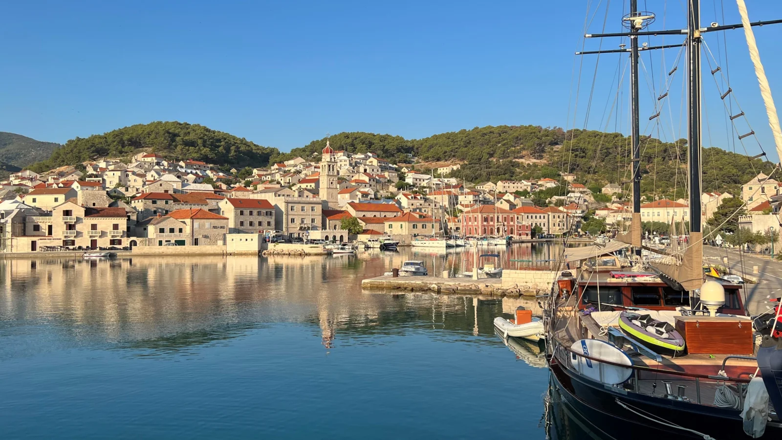 Korčula – Pučišća · recorrido de Dalmacia, ida y vuelta desde Trogir