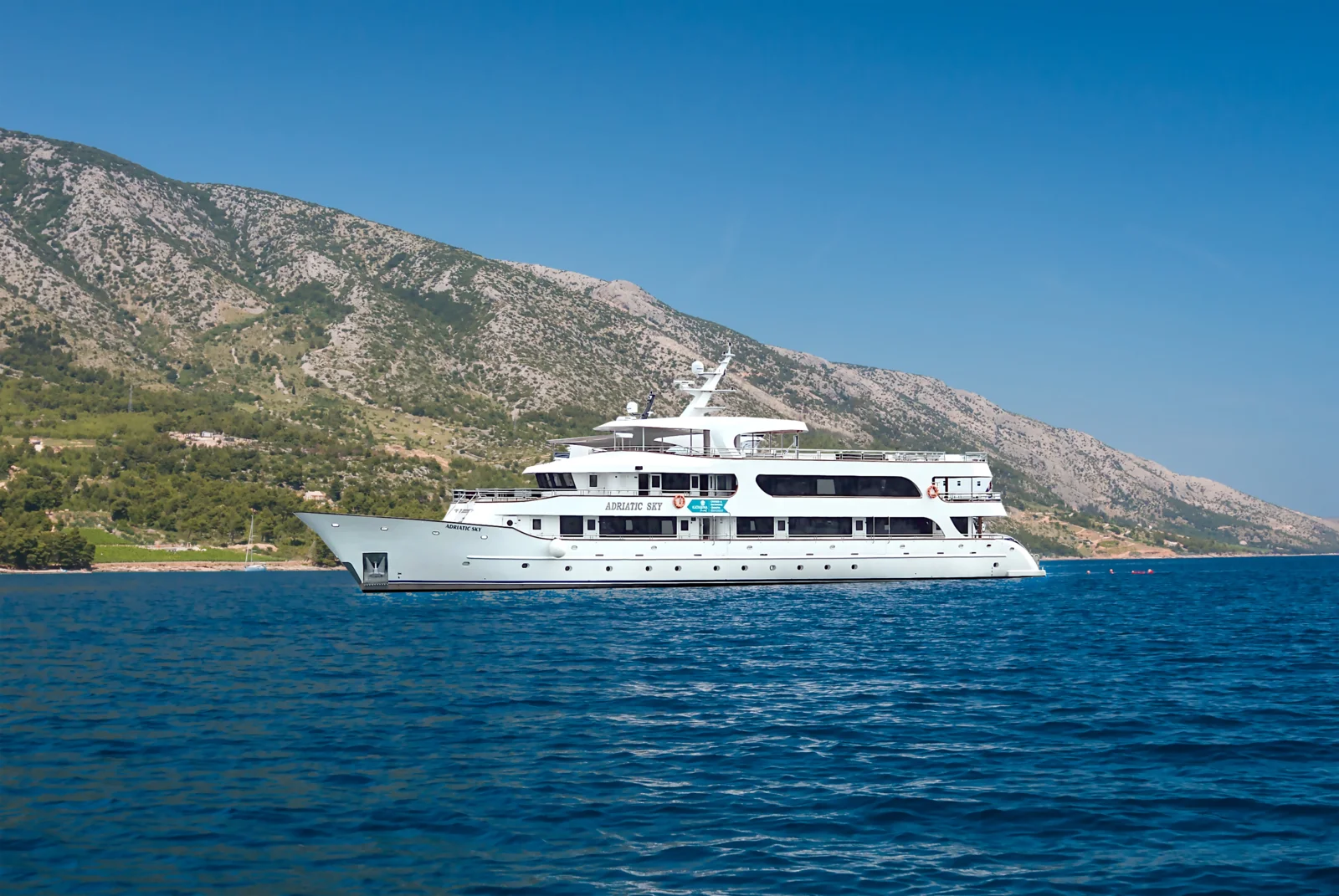 Adriatic Sky · uno de los barcos programados para esta ruta