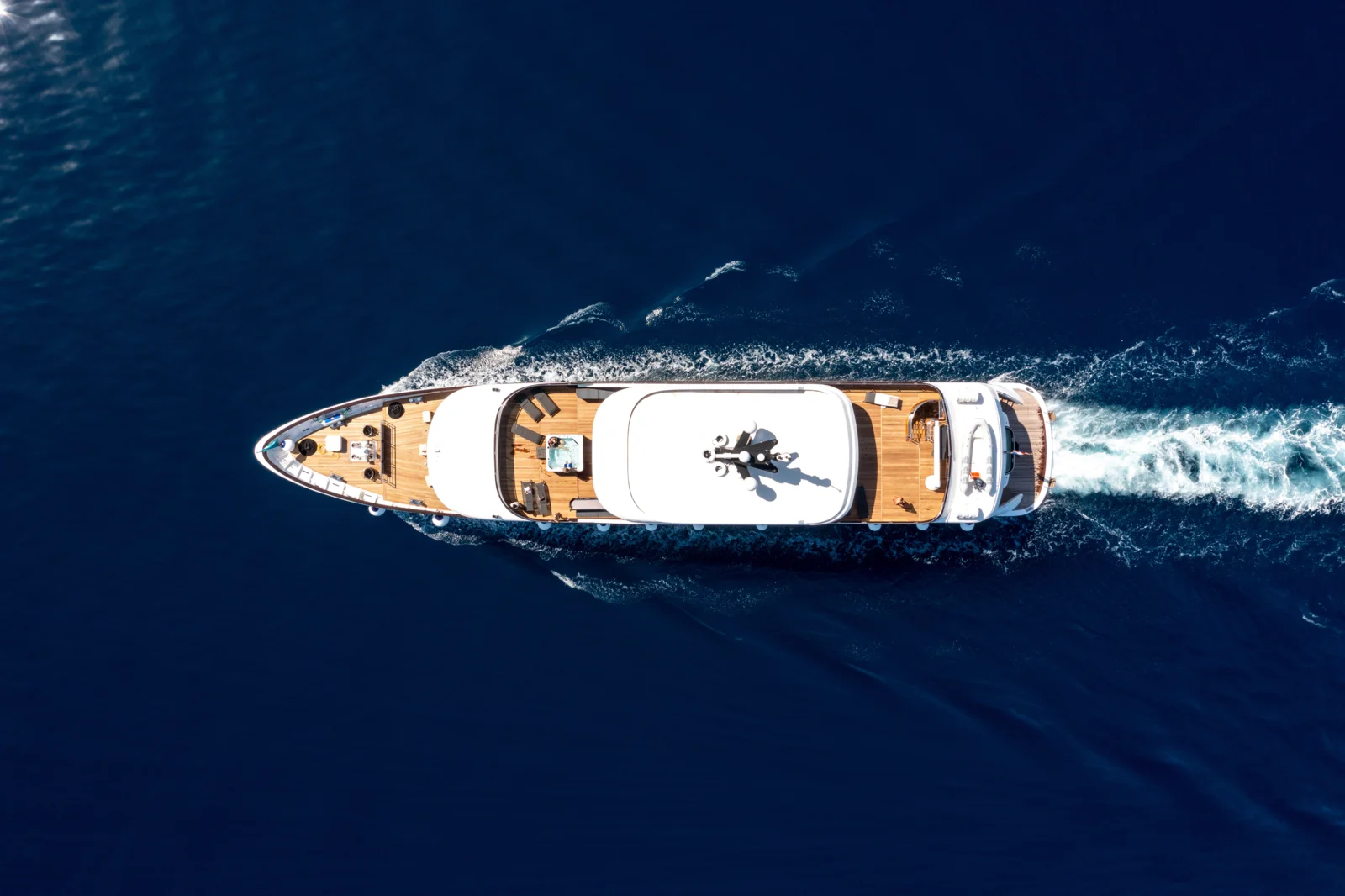 Aurelia · Espacios y vistas del barco