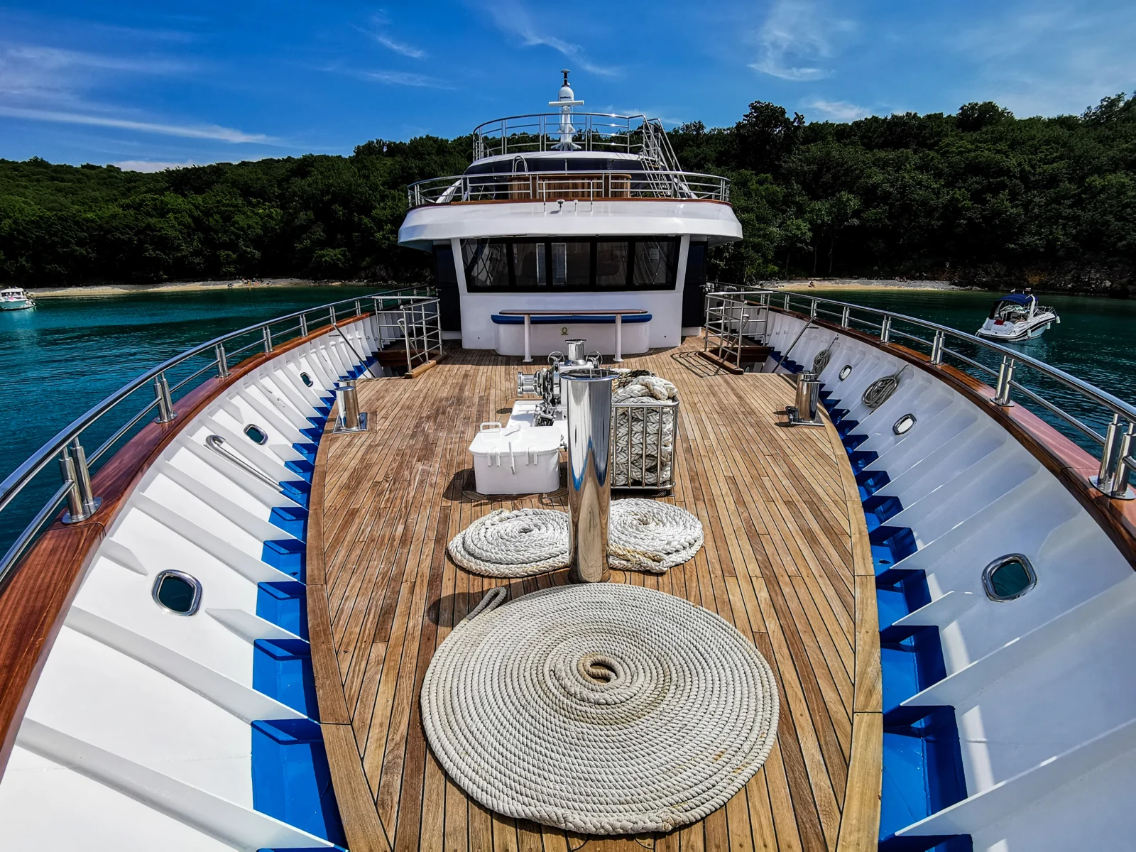 Alpha · Espacios y vistas del barco