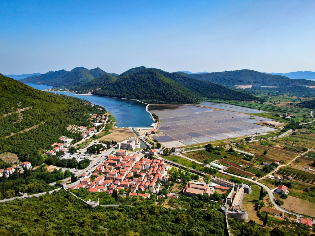 Ston walls and saltworks