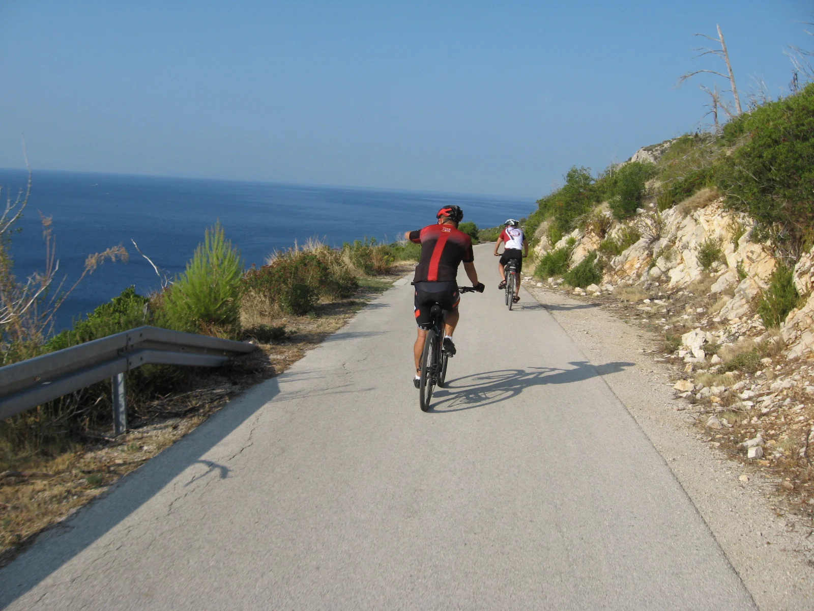 Dalmacia en bicicleta, desde Trogir · costa de Croacia