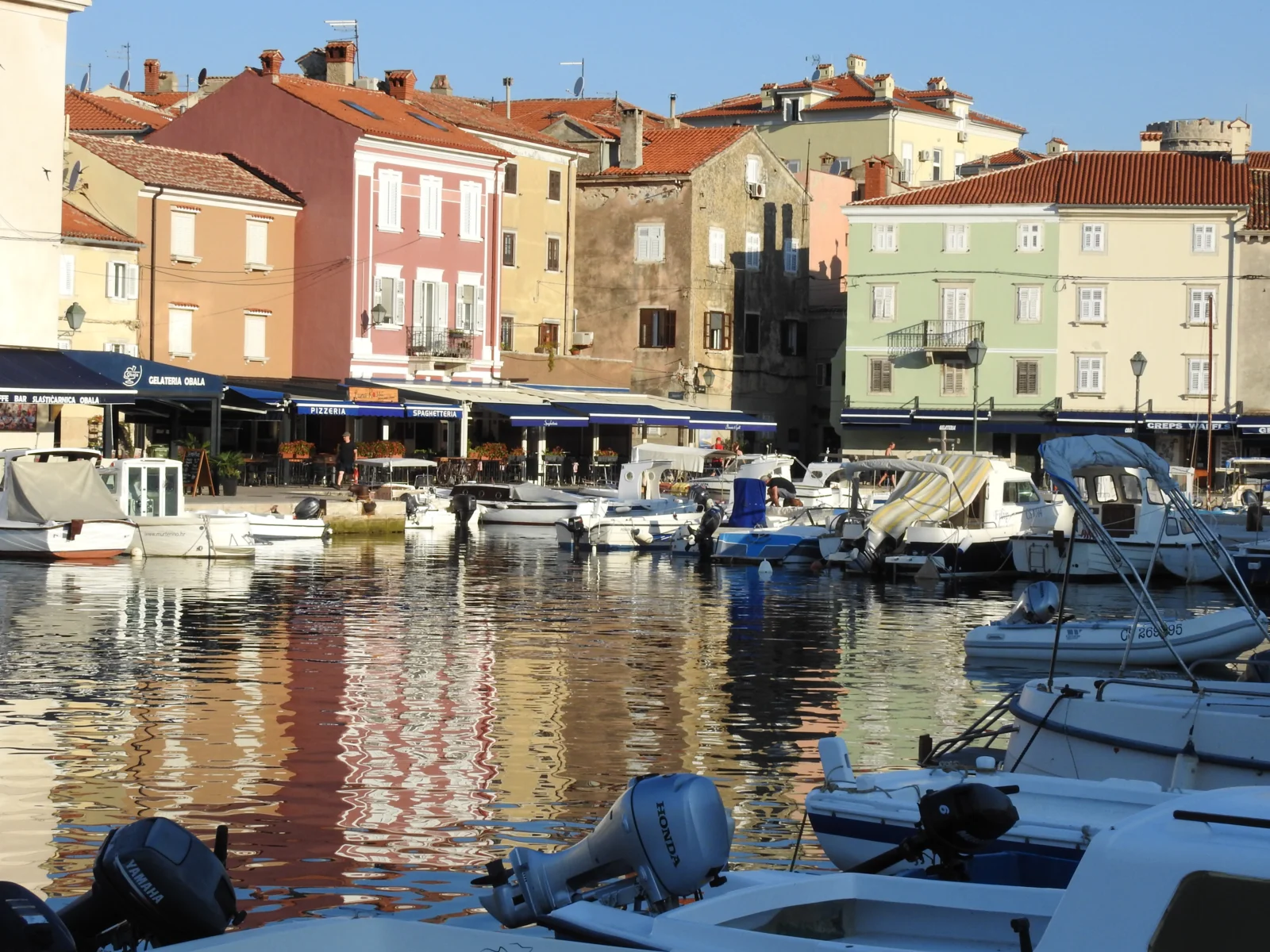Mali Lošinj – Cres · recorrido de De Trogir a Opatija, entre Brač y Kvarner