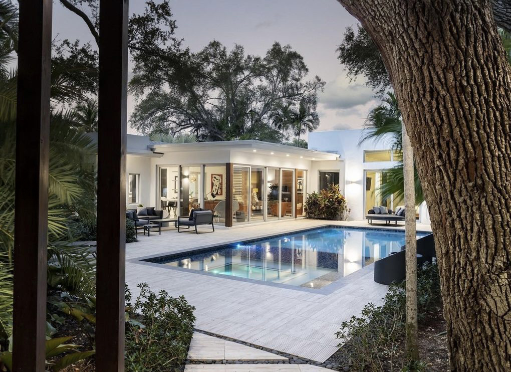 1777 Coconut Grove