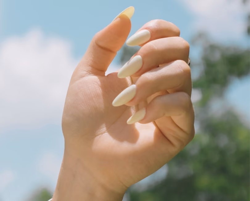 Uñas butter yellow 