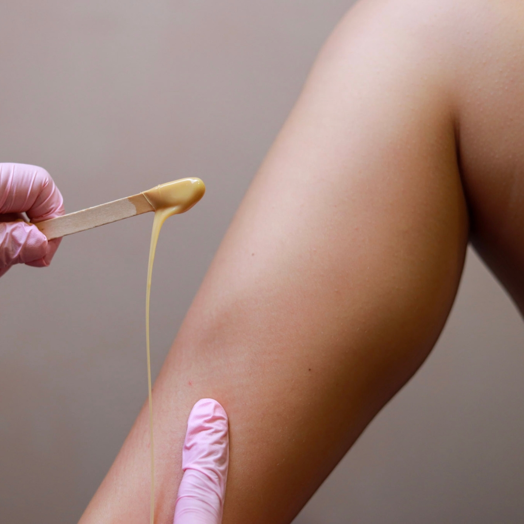 Depilación de piernas con cera española