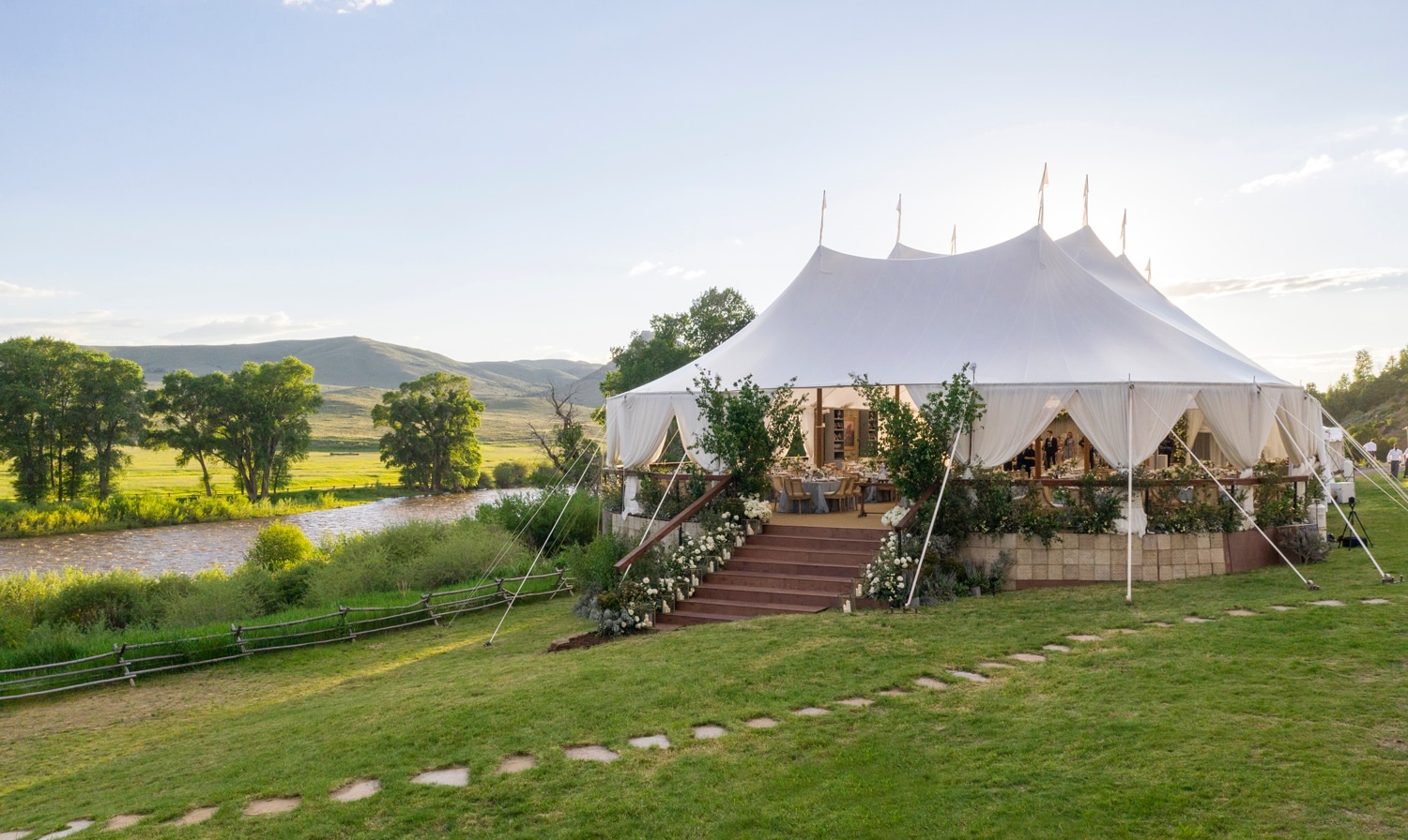 Ultra-Luxury wedding in Saratoga, Wyoming