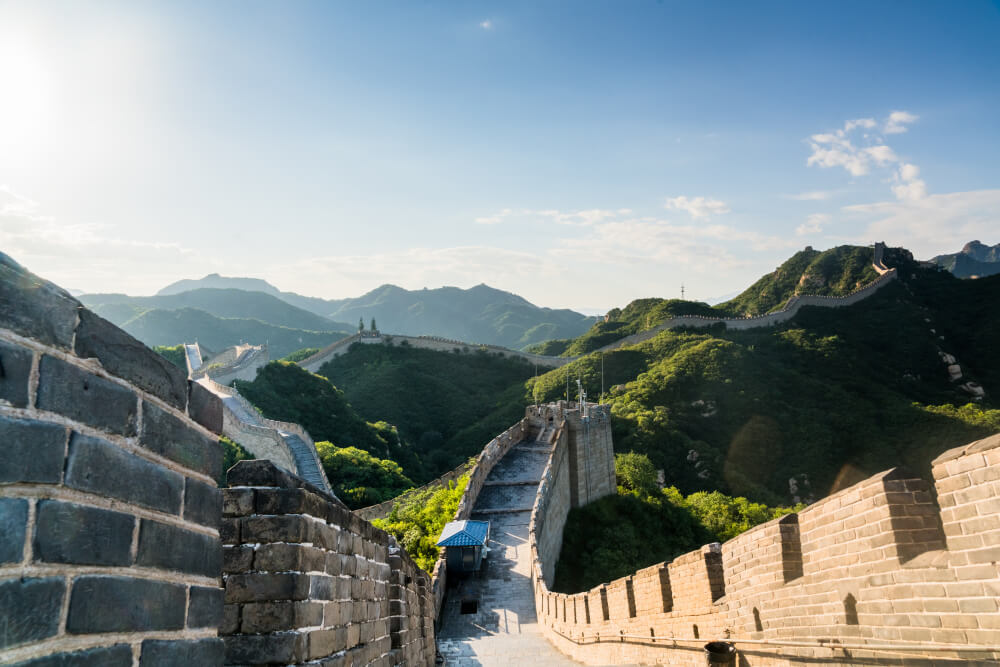 Gran muralla china y el horizonte en un día soleado