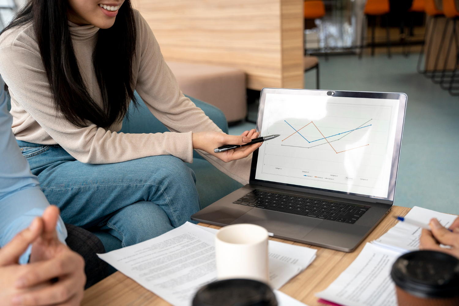 Revenue Recognition for Online Courses (IFRS 15)