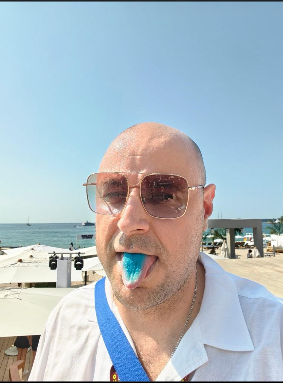 Yaroslav-Belkin-Personal-Picture-in-Beach