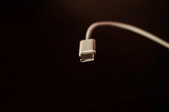 usb cable image