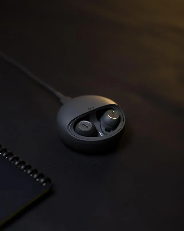 headphones image