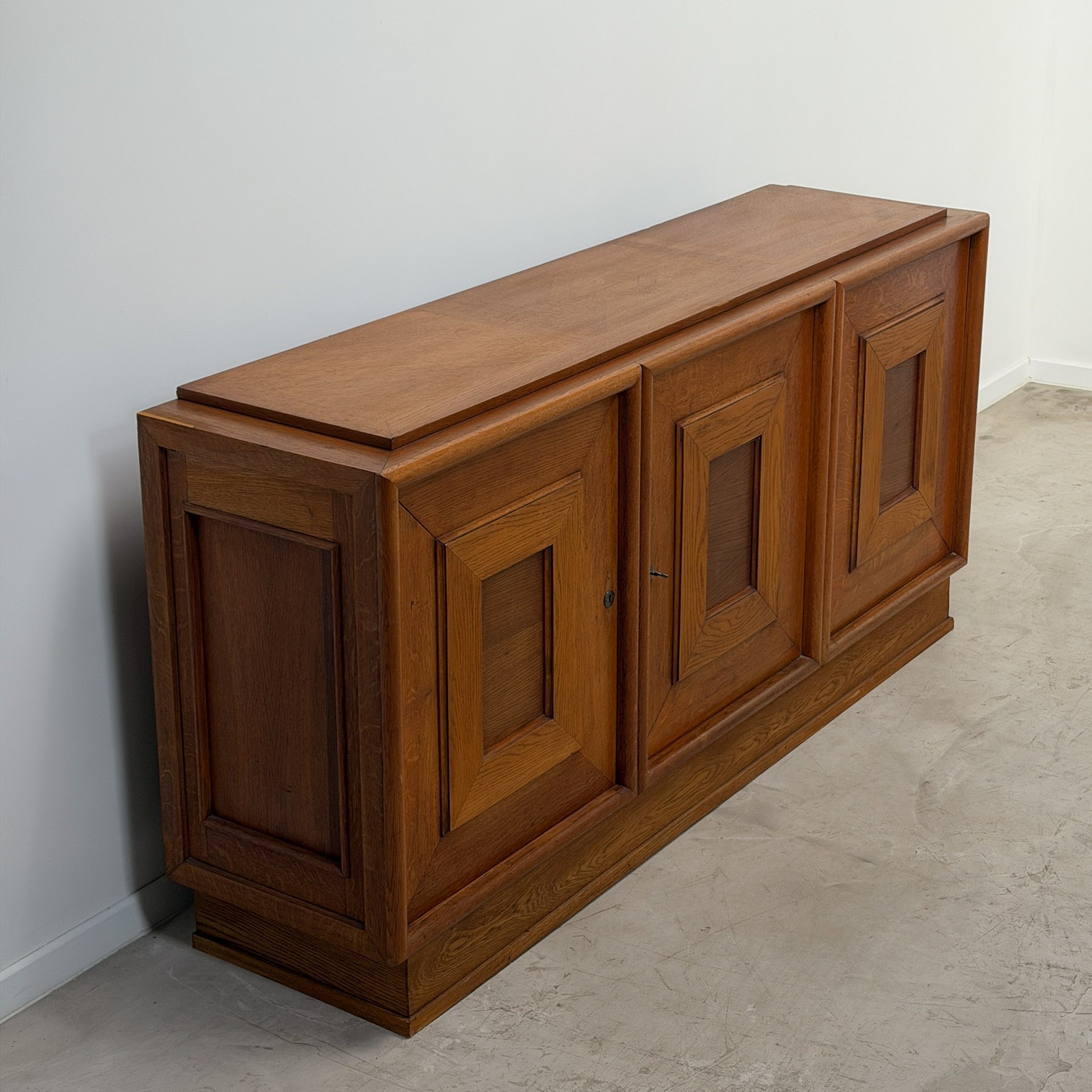 Elegant 1940s Oak Sideboard