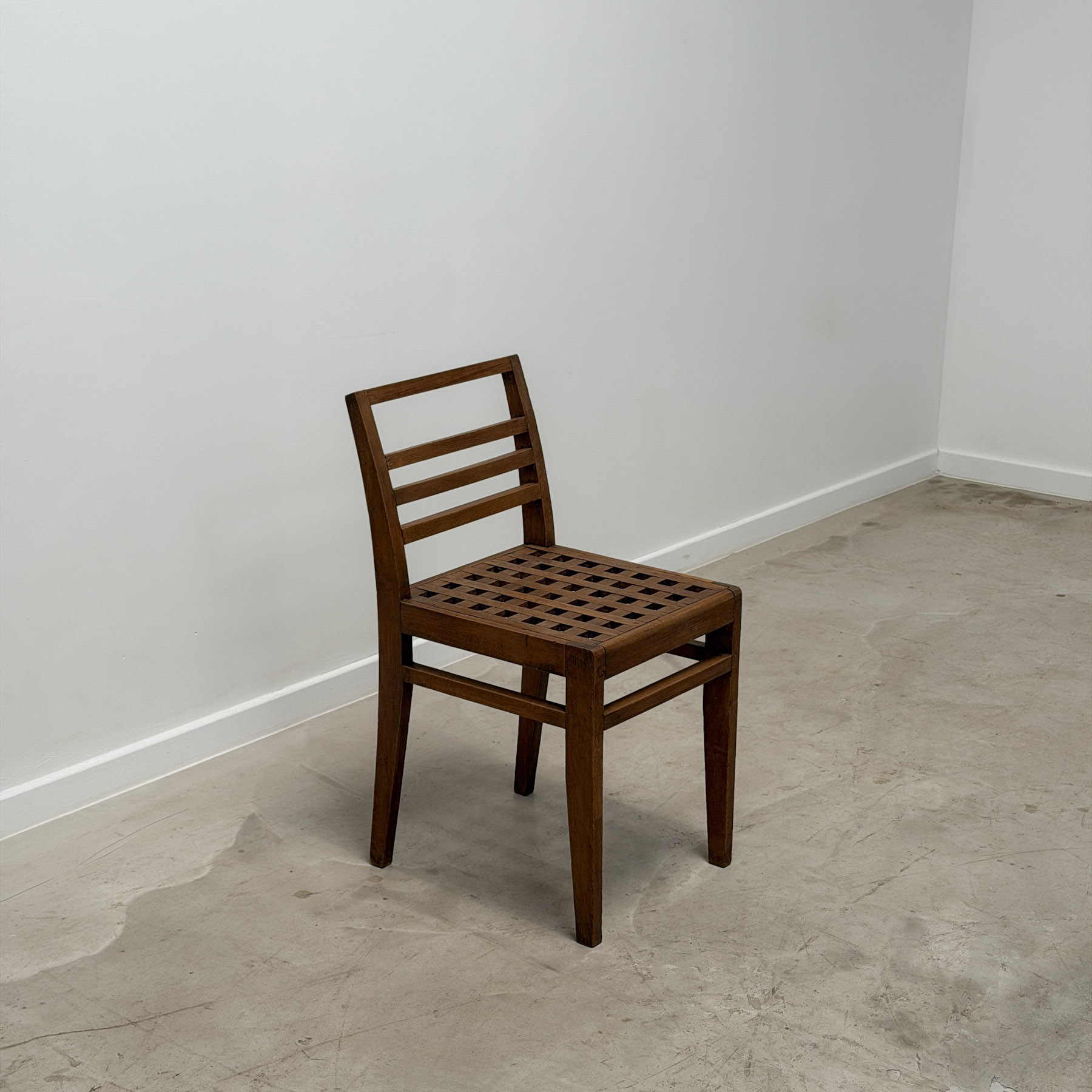 French reconstruction-era chair designed by René Gabriel
