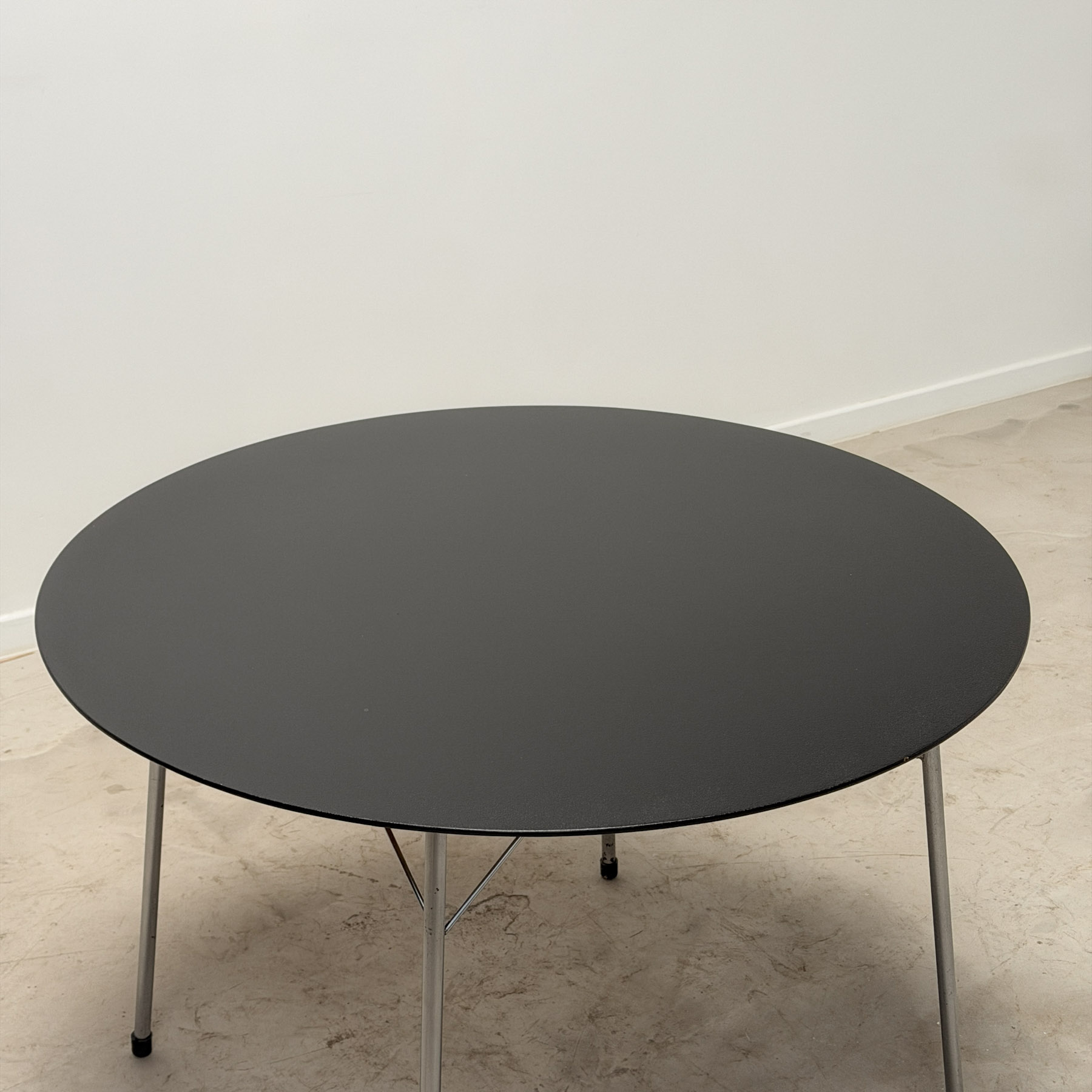 Arne Jacobsen Model 3600 Dining Table