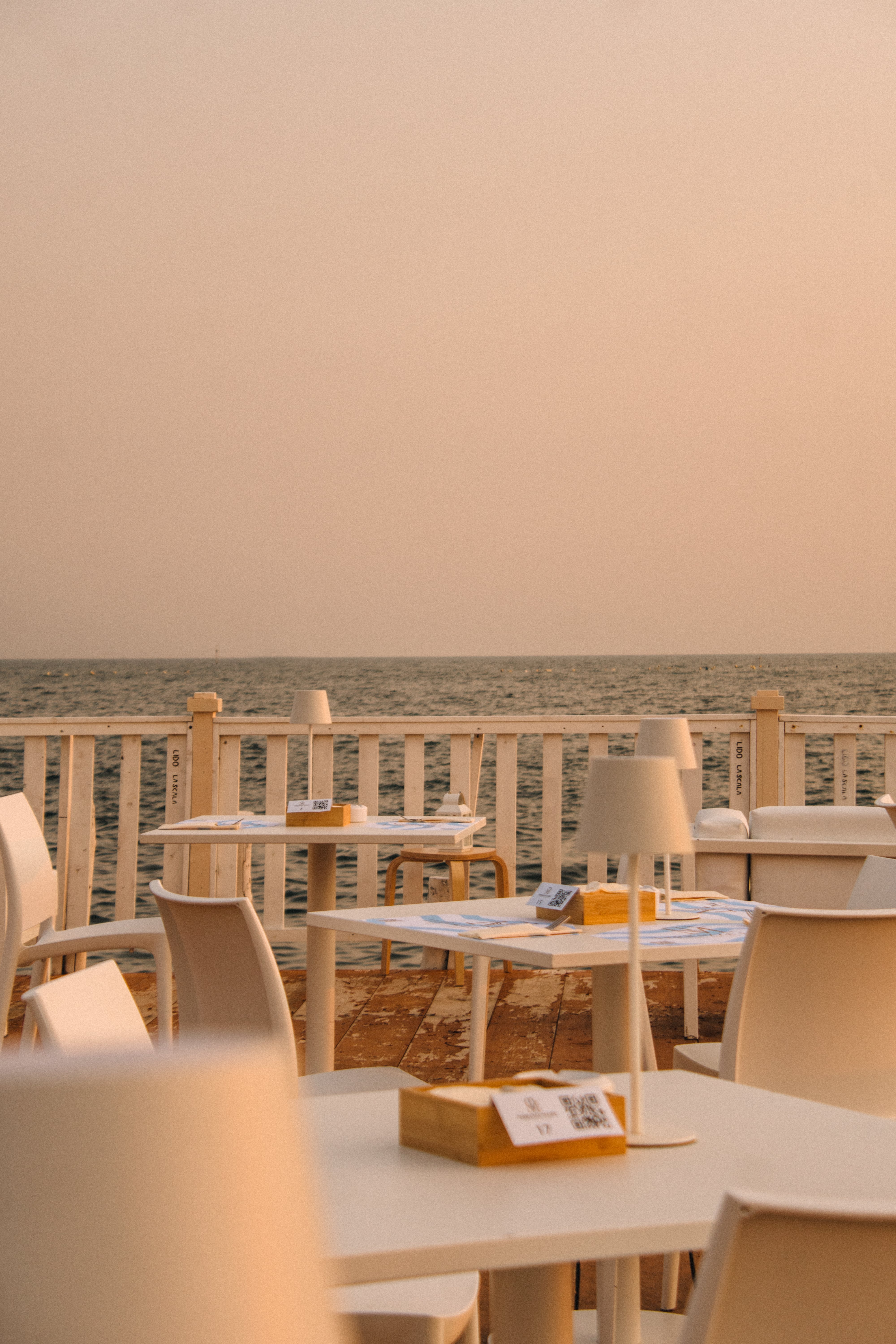 image of a jazz night in a seafood dining area