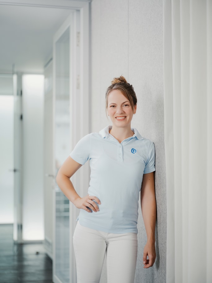 Julia Ziemehl – Prophylaxeassistenz und QM-Beauftragte Q-Zahnärzte Freiburg