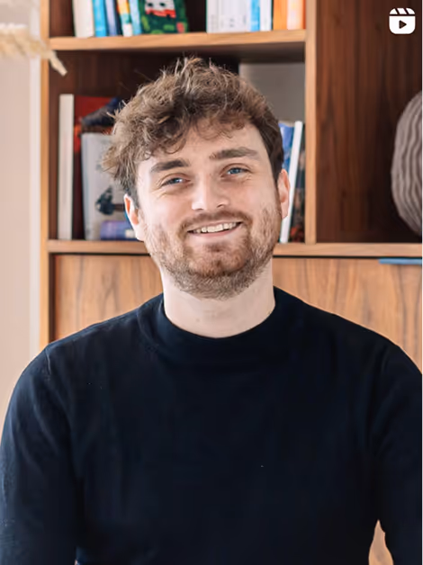 Personnel de Keeze à Paris accueillant et accompagnant les clients lors d’événements d’entreprise et séminaires professionnels.