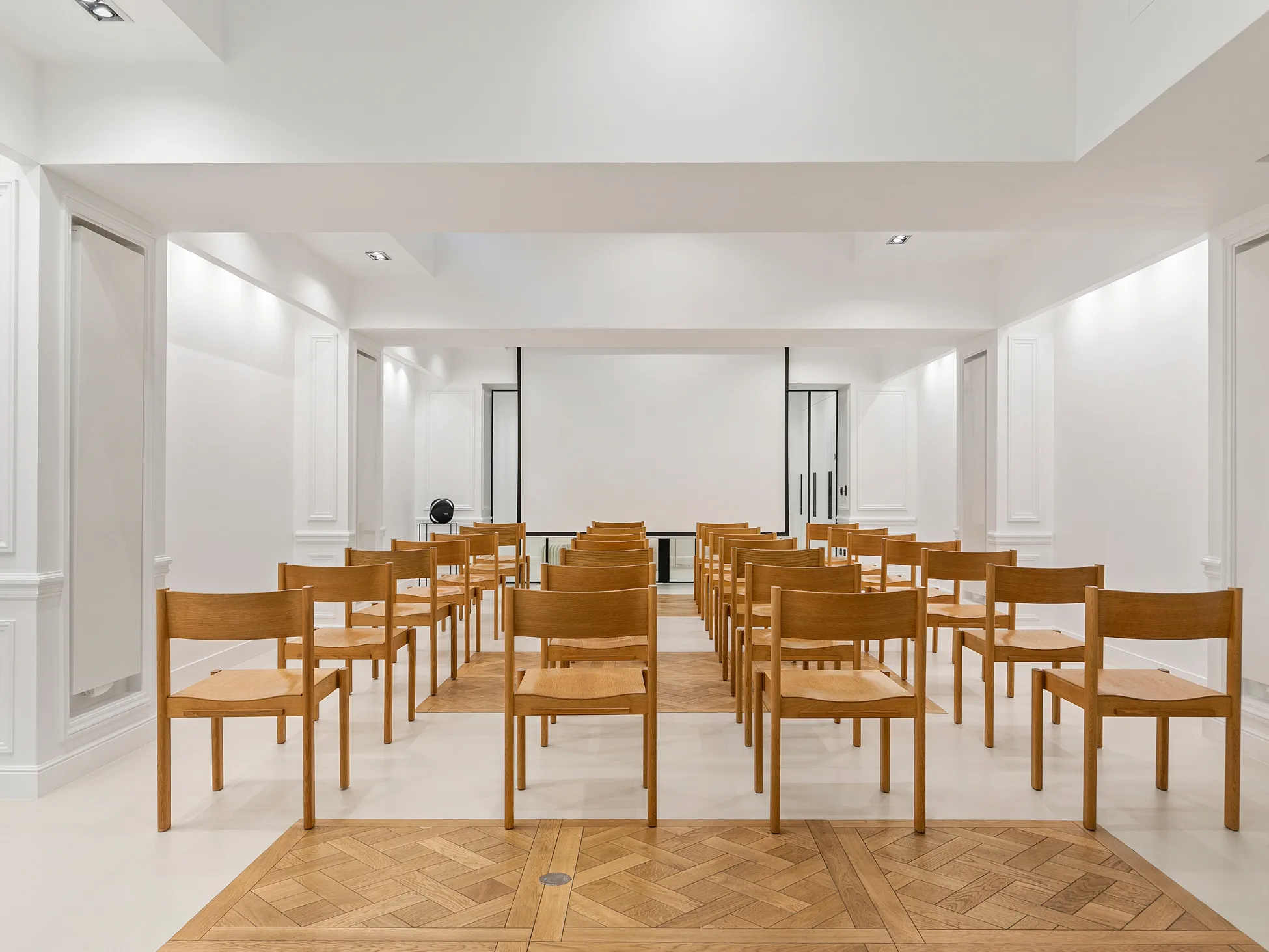 Conférence d’entreprise à Paris dans l’espace Montaigne, un lieu Keeze adapté aux événements corporate.