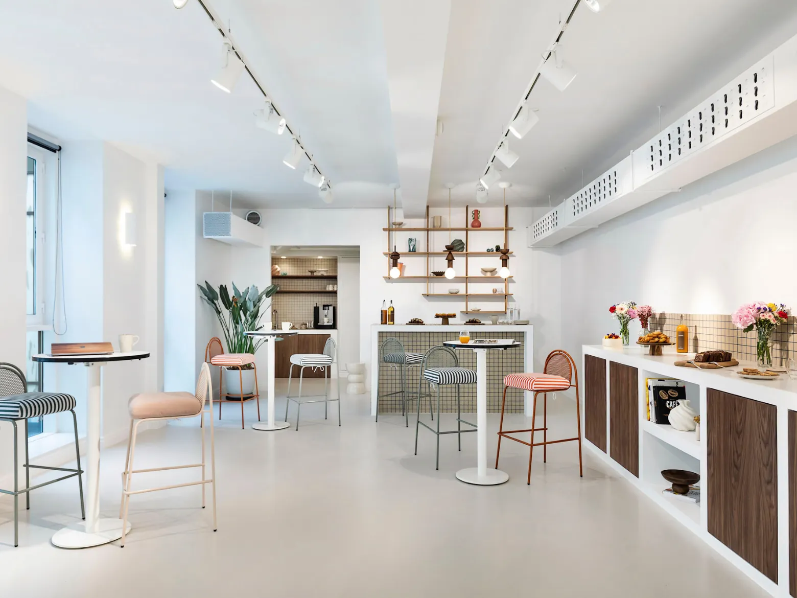 Espace détente à Keeze Bachaumont à Paris, parfait pour moments de relaxation, échanges informels et afterworks d’entreprise.