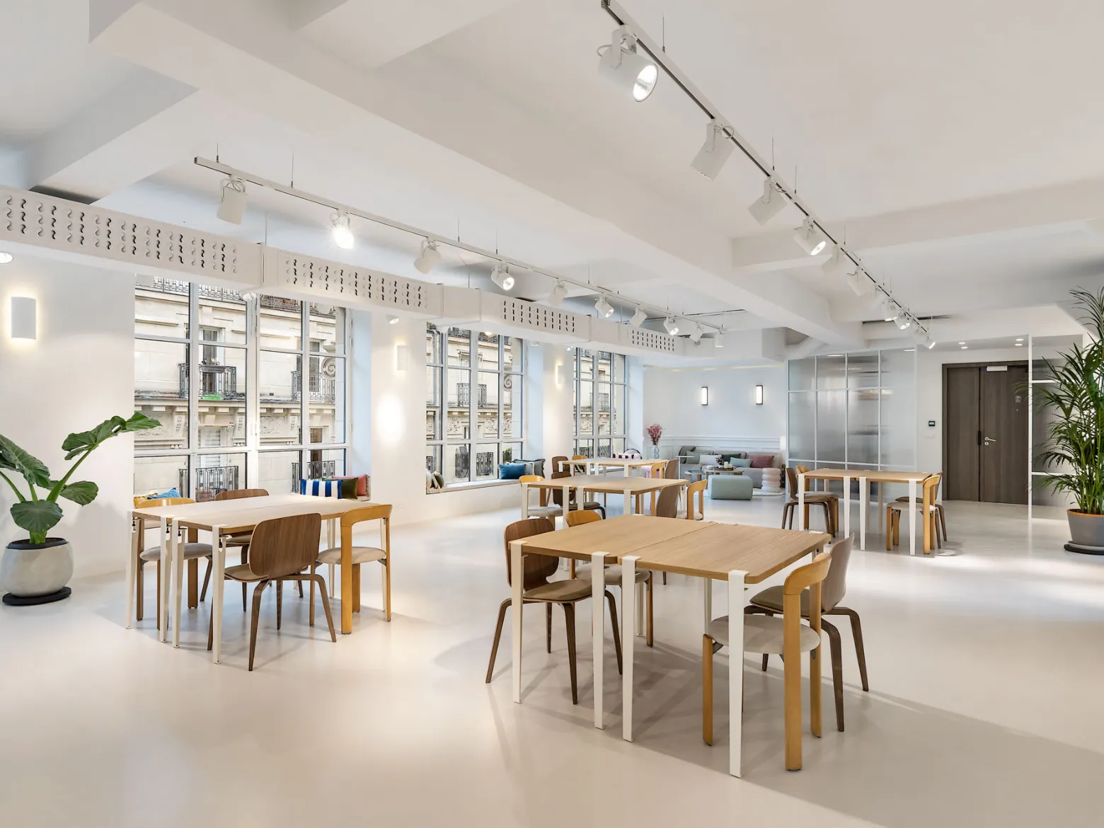 Espace de réunion à Keeze Bachaumont à Paris, idéal pour séminaires, ateliers collaboratifs et événements d’entreprise.