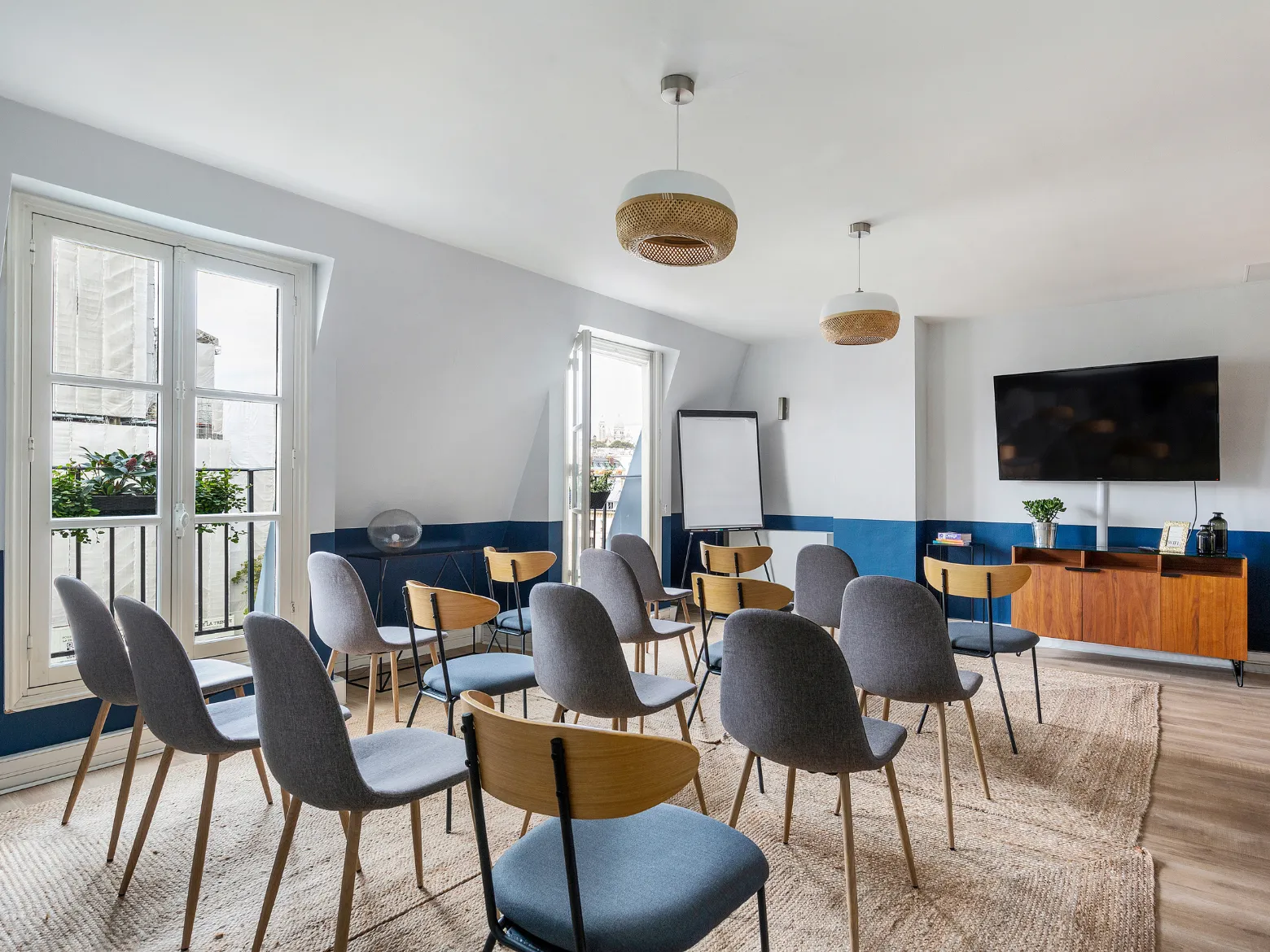 Espace de réunion à Keeze Saint-Lazare à Paris, parfait pour séminaires, ateliers collaboratifs et réunions d’entreprise.