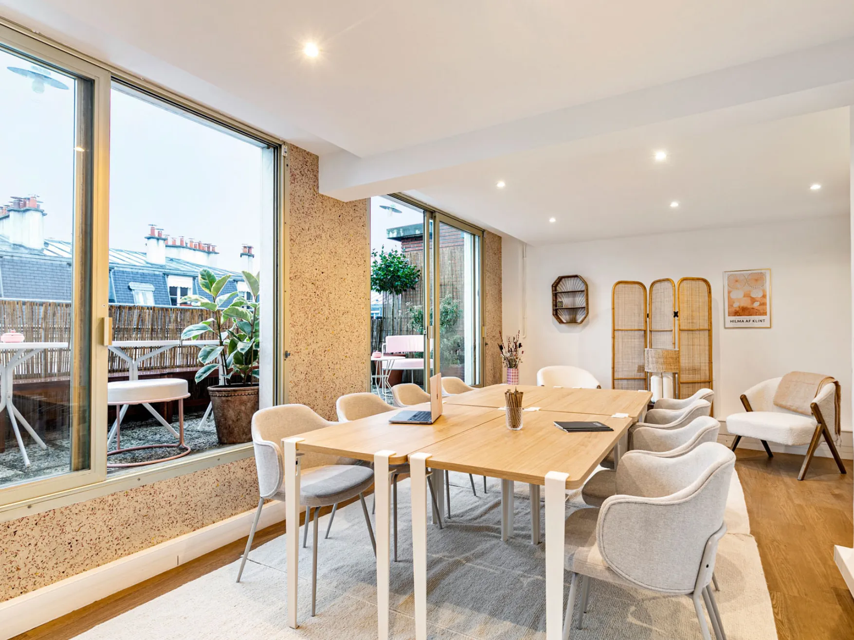 La Loggia, dans l’espace Courcelles de Keeze à Paris, offre un cadre serein pour accueillir vos événements d’entreprise.