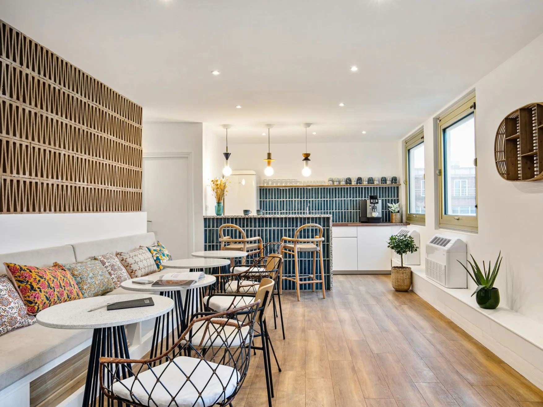 Bar élégant pour afterworks et soirées d’entreprise chez Keeze à Paris.